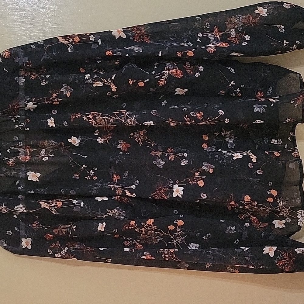 Sheer Floral Blouse - Picture 3 of 4